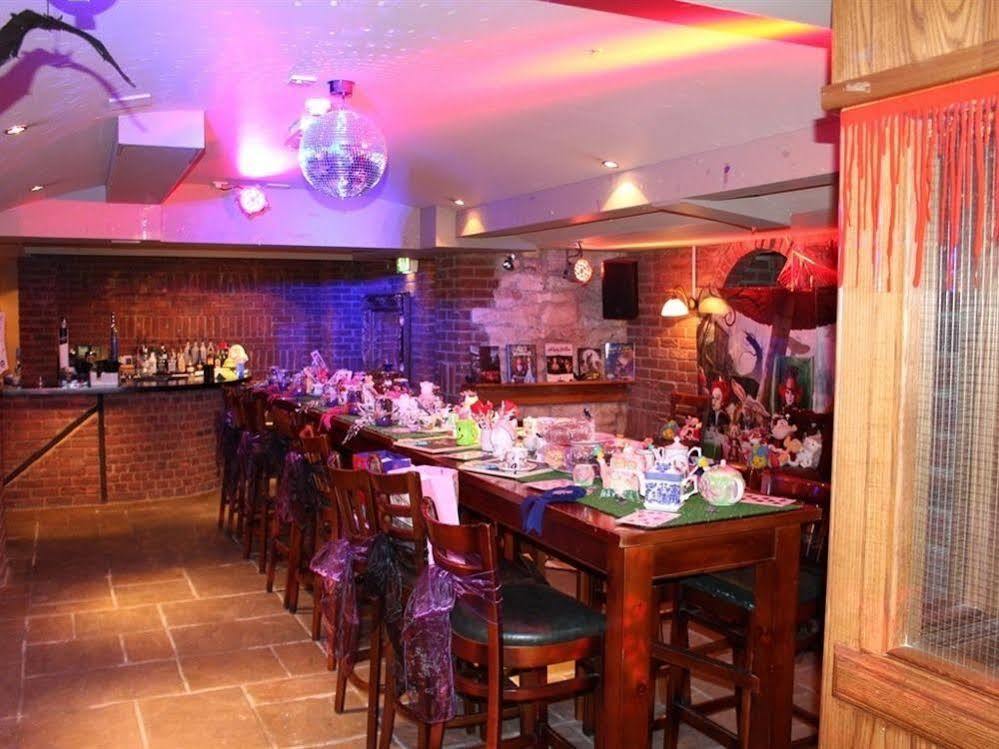 Hotel The Goddard Arms Swindon Zewnętrze zdjęcie