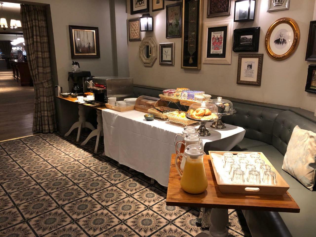 Hotel The Goddard Arms Swindon Zewnętrze zdjęcie